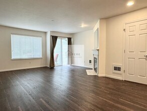 2300 Jefferson Ave NE-Unit -2300 Renton G129 in Renton, WA - Building Photo - Building Photo