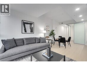 422 E 3rd St in North Vancouver, BC - Building Photo - Building Photo