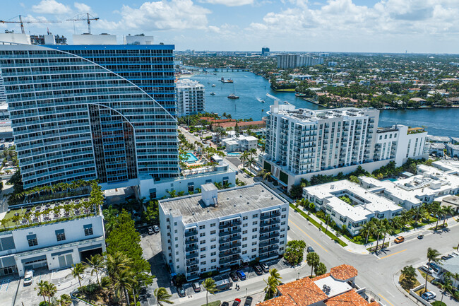 Leisure House Condominium in Fort Lauderdale, FL - Building Photo - Building Photo