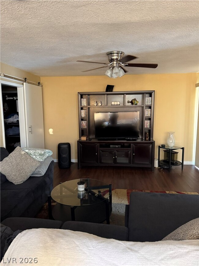 163 Coventry Dr in Henderson, NV - Building Photo - Building Photo