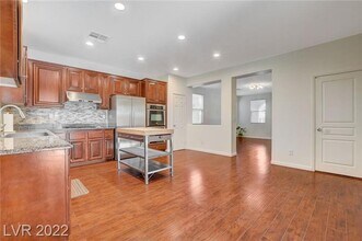 7238 Neches Ave in Las Vegas, NV - Building Photo - Building Photo