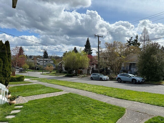 540 N 67th St in Seattle, WA - Building Photo - Building Photo