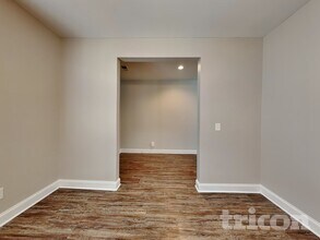 4872 Tower View Trail in Snellville, GA - Foto de edificio - Building Photo