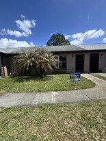 37 Las Brisas Way in Kissimmee, FL - Building Photo