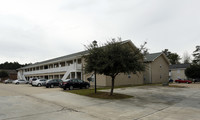 Town Villa Apartments I & II in Hattiesburg, MS - Building Photo - Building Photo