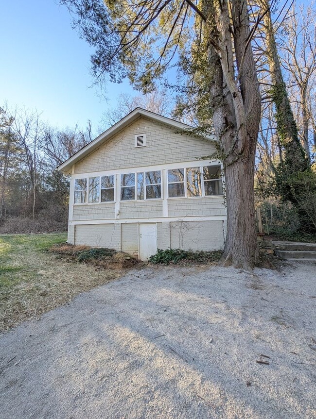 1121 Montreat Rd in Black Mountain, NC - Building Photo - Building Photo