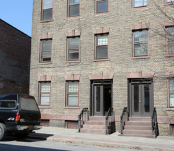 373 Hudson Ave in Albany, NY - Foto de edificio - Building Photo