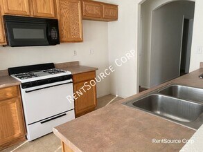 34675 Pso Del Valle in Barstow, CA - Building Photo - Building Photo