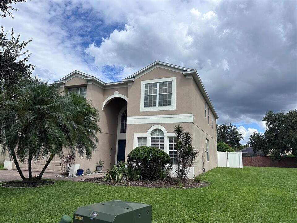 902 Lost Grove Cir in Winter Garden, FL - Building Photo