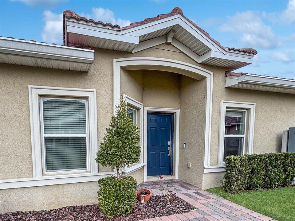 1127 Trappers Trail Loop in Davenport, FL - Building Photo