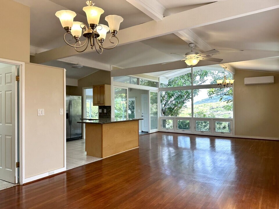 1558 Bertram St in Honolulu, HI - Building Photo