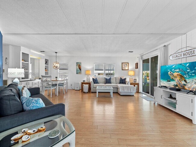 806 S Jade Dr in Key Largo, FL - Building Photo - Building Photo