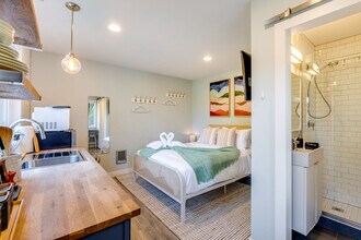 8725 29th Ave NW in Seattle, WA - Building Photo - Building Photo