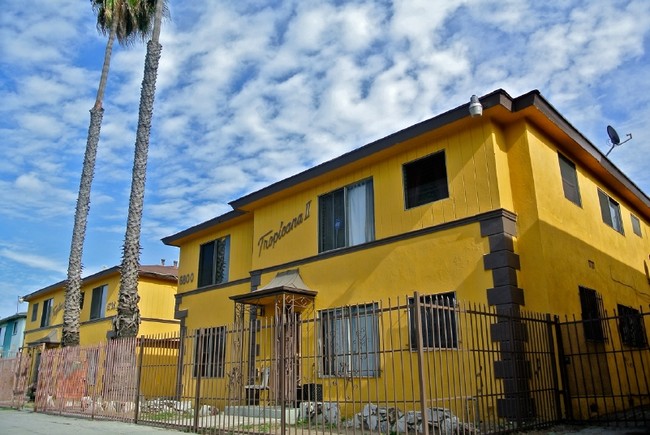 Tropicana I in Los Angeles, CA - Foto de edificio - Building Photo