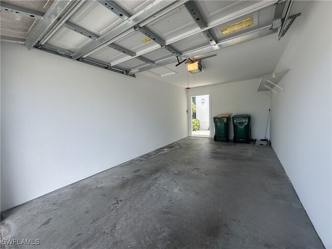1320 Charleston Square Dr