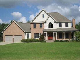 1895 Highbank Dr in St. Joseph, MI - Building Photo