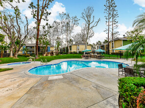 River Oaks in Riverside, CA - Building Photo - Building Photo