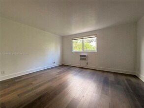 143 SW 9th St, Unit 310 in Miami, FL - Building Photo - Building Photo