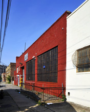 3724 33rd St in Long Island City, NY - Foto de edificio - Building Photo