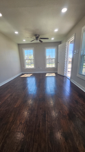 303 W Decatur St in Ennis, TX - Building Photo - Building Photo