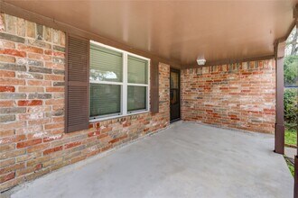 12510 Hunting Brook Dr in Houston, TX - Foto de edificio - Building Photo