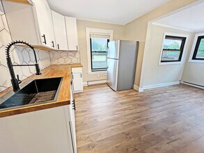 111 Belden St in New Britain, CT - Building Photo - Building Photo
