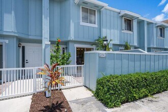 6254 Riverwalk Ln in Jupiter, FL - Building Photo - Building Photo