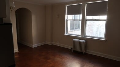 1209 W Sherwin Ave in Chicago, IL - Building Photo - Building Photo