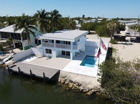 27346 Martinique Ln in Summerland Key, FL - Building Photo