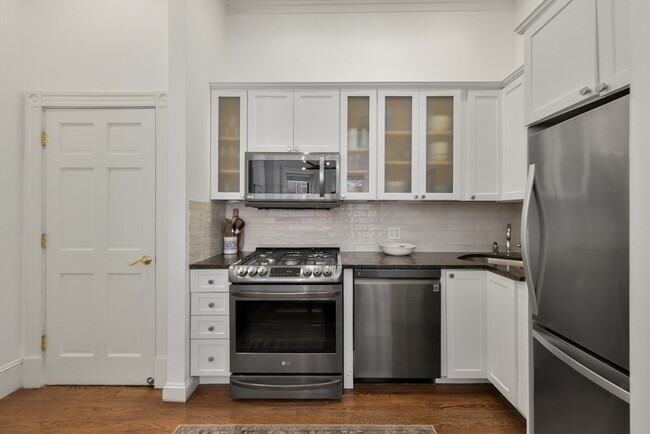 79 Waltham St, Unit 2 in Boston, MA - Building Photo - Building Photo