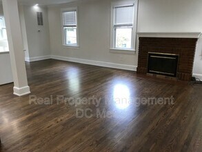 1005 Upshur St NE in Washington, DC - Building Photo - Building Photo