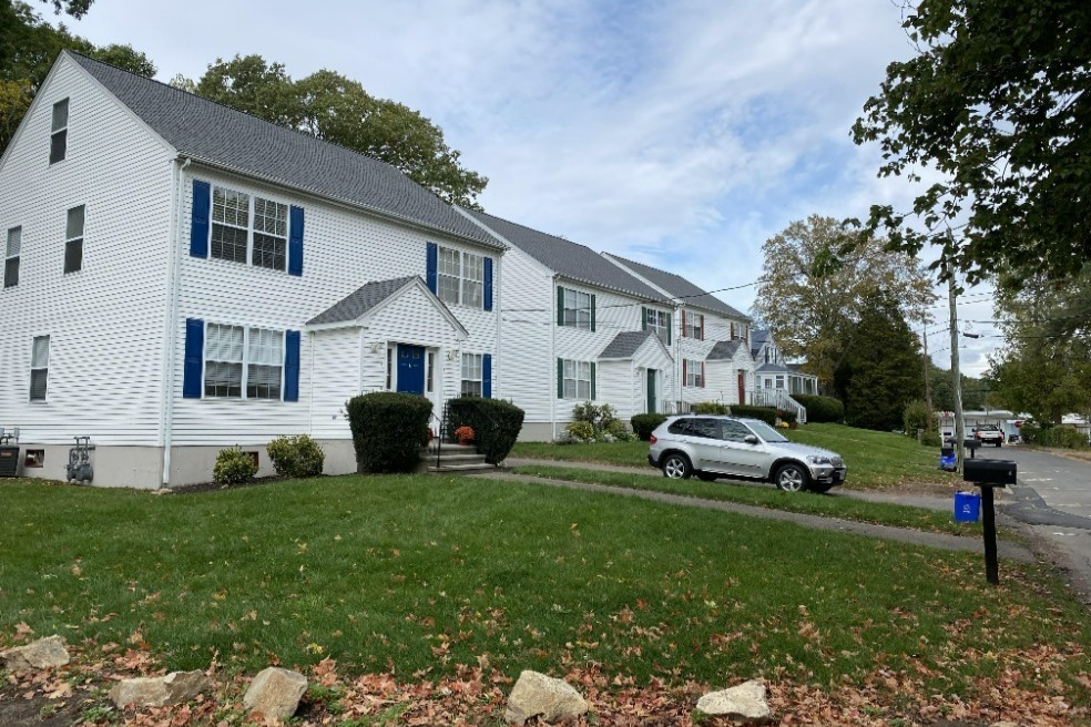 11 - 19 North Harbor in Branford, CT - Foto de edificio