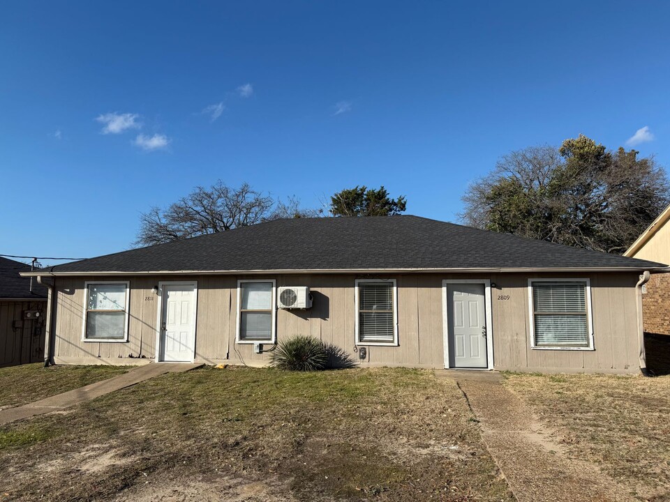 2809 W Shaw St in Tyler, TX - Building Photo