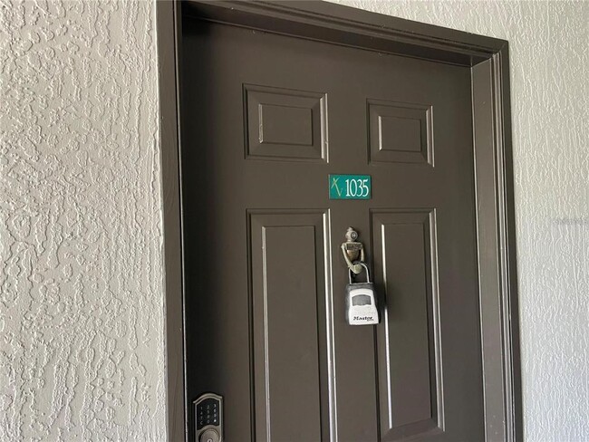 13905 Fairway Island Dr in Orlando, FL - Building Photo - Building Photo