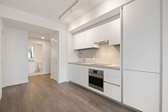 4015 The Exchange in Mississauga, ON - Building Photo - Building Photo