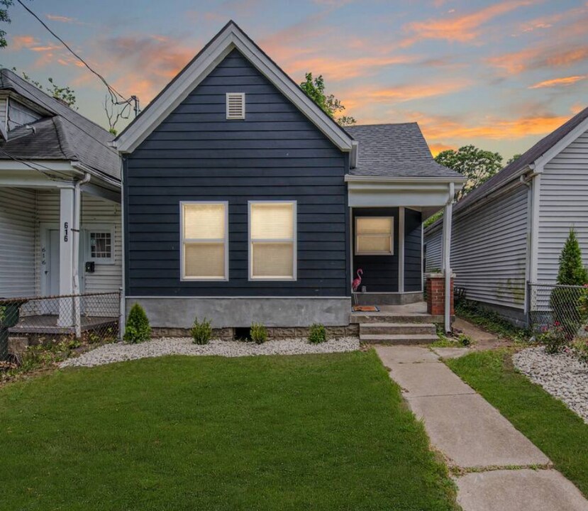 614 N Upper St in Lexington, KY - Foto de edificio