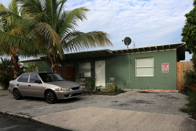 3809 Miller Ave in West Palm Beach, FL - Building Photo - Building Photo