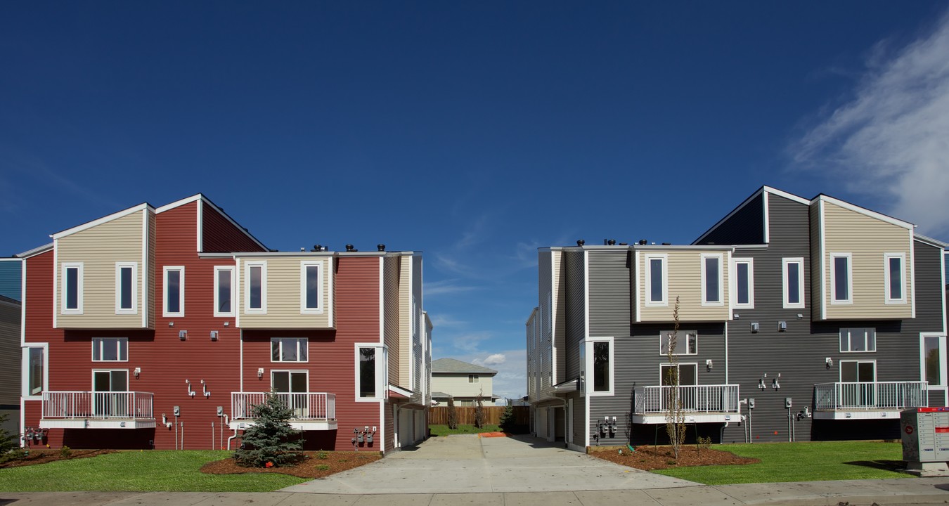 Victoria Valley Townhomes in Edmonton, AB - Building Photo