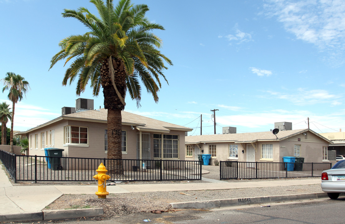 1461 E Fillmore St in Phoenix, AZ - Foto de edificio