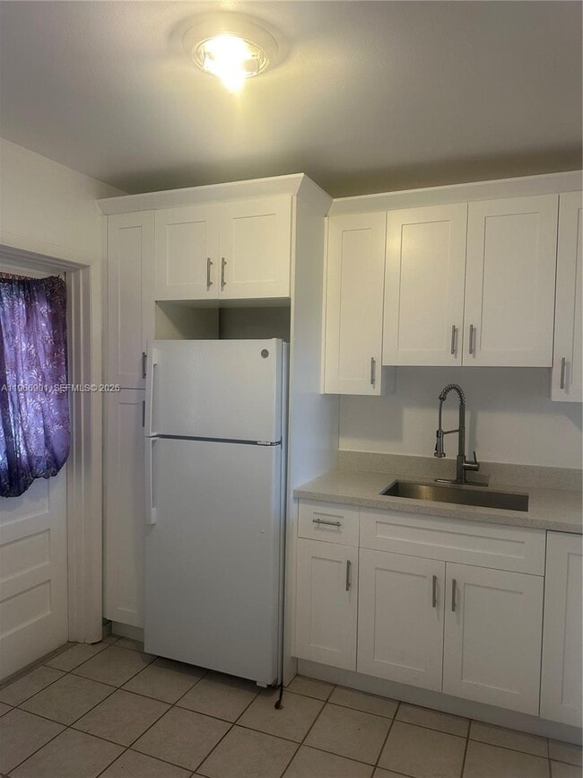 2300 Park Ln in Hollywood, FL - Building Photo - Building Photo