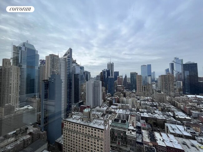 350 W 50th St in New York, NY - Building Photo - Building Photo