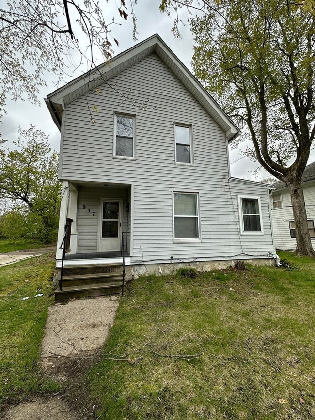 property at 937 S Jackson St