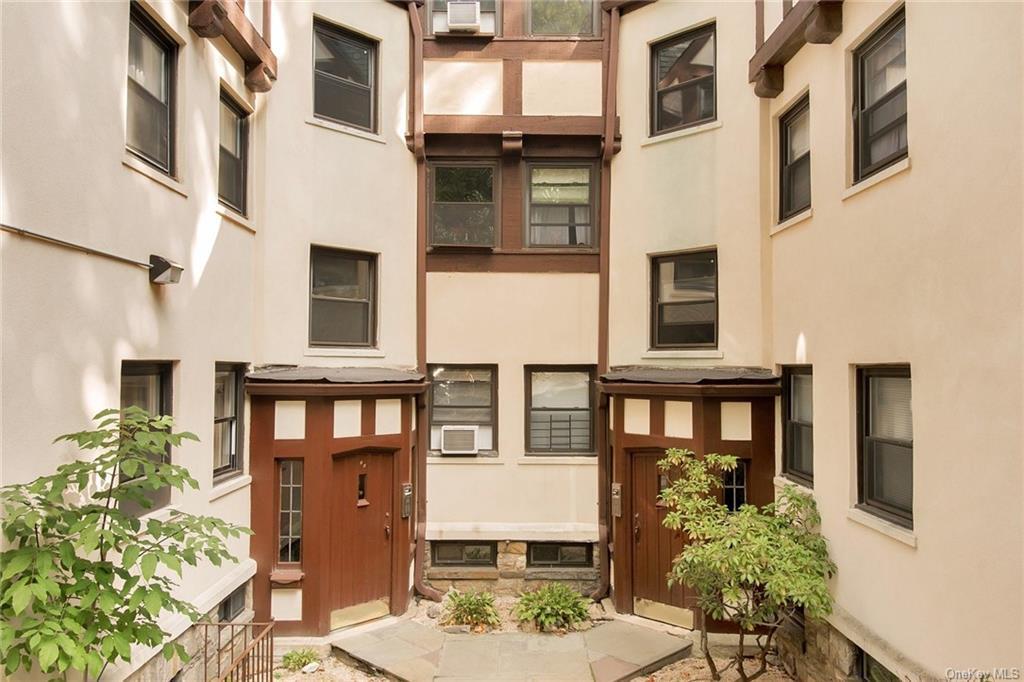 64 Kensington Rd-Unit -1C in Bronxville, NY - Building Photo