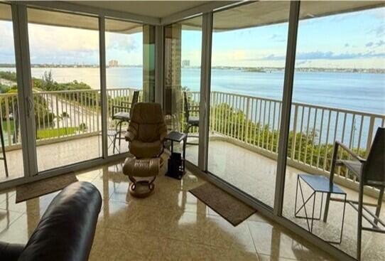 5480 N Ocean Dr in West Palm Beach, FL - Building Photo - Building Photo