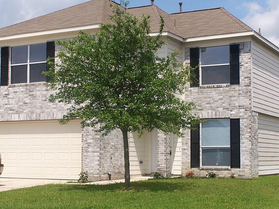 8014 Sumal Cir in Baytown, TX - Building Photo