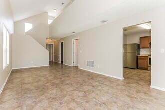 11002 Traci Lynn Dr in Jacksonville, FL - Building Photo - Building Photo