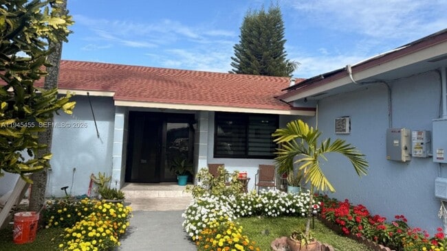 10417 NW 129th St in Hialeah Gardens, FL - Building Photo - Building Photo
