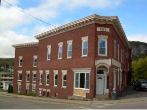 87 Willard St in Berlin, NH - Foto de edificio