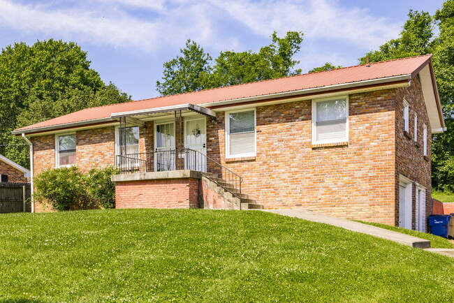 515 Donald St in Goodlettsville, TN - Building Photo - Building Photo