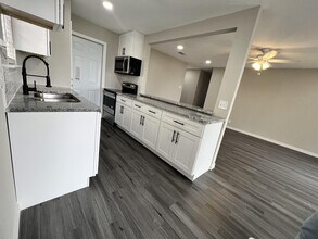 1807 Arkansas St in Gainesville, TX - Building Photo - Building Photo
